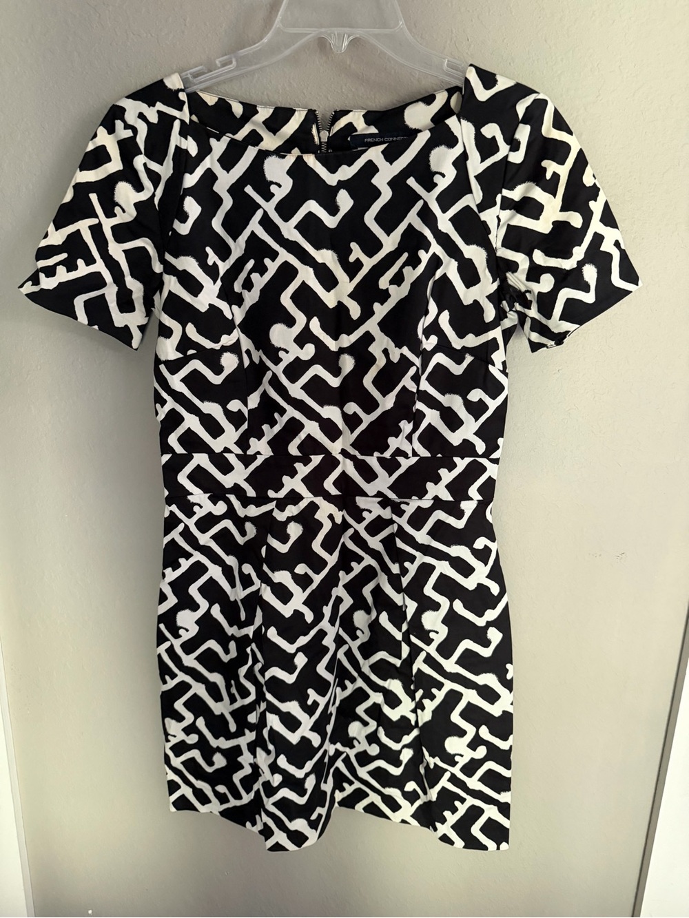 French Connection Black & White Geometric Short-Sleeve Dress